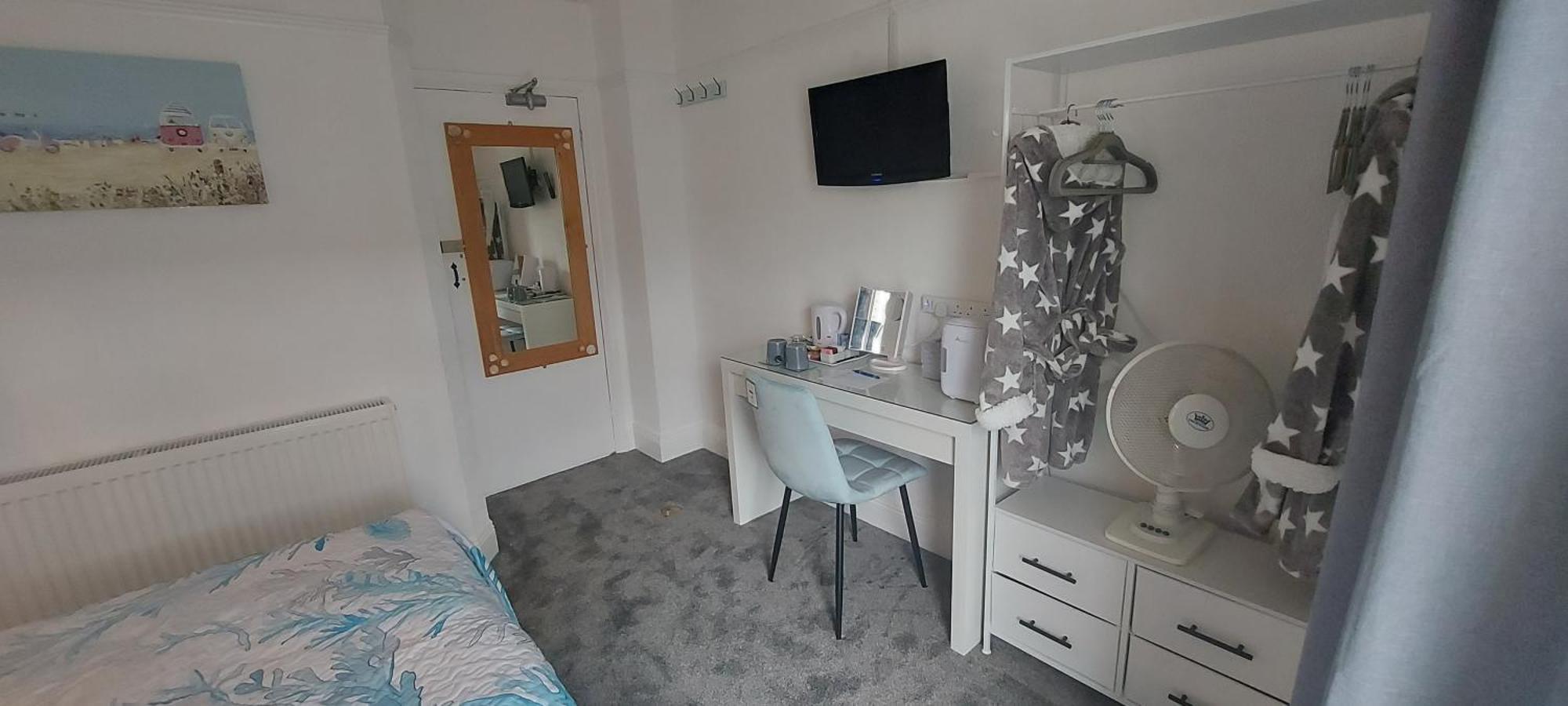 Trentham House Bed & Breakfast Пейнтън Екстериор снимка