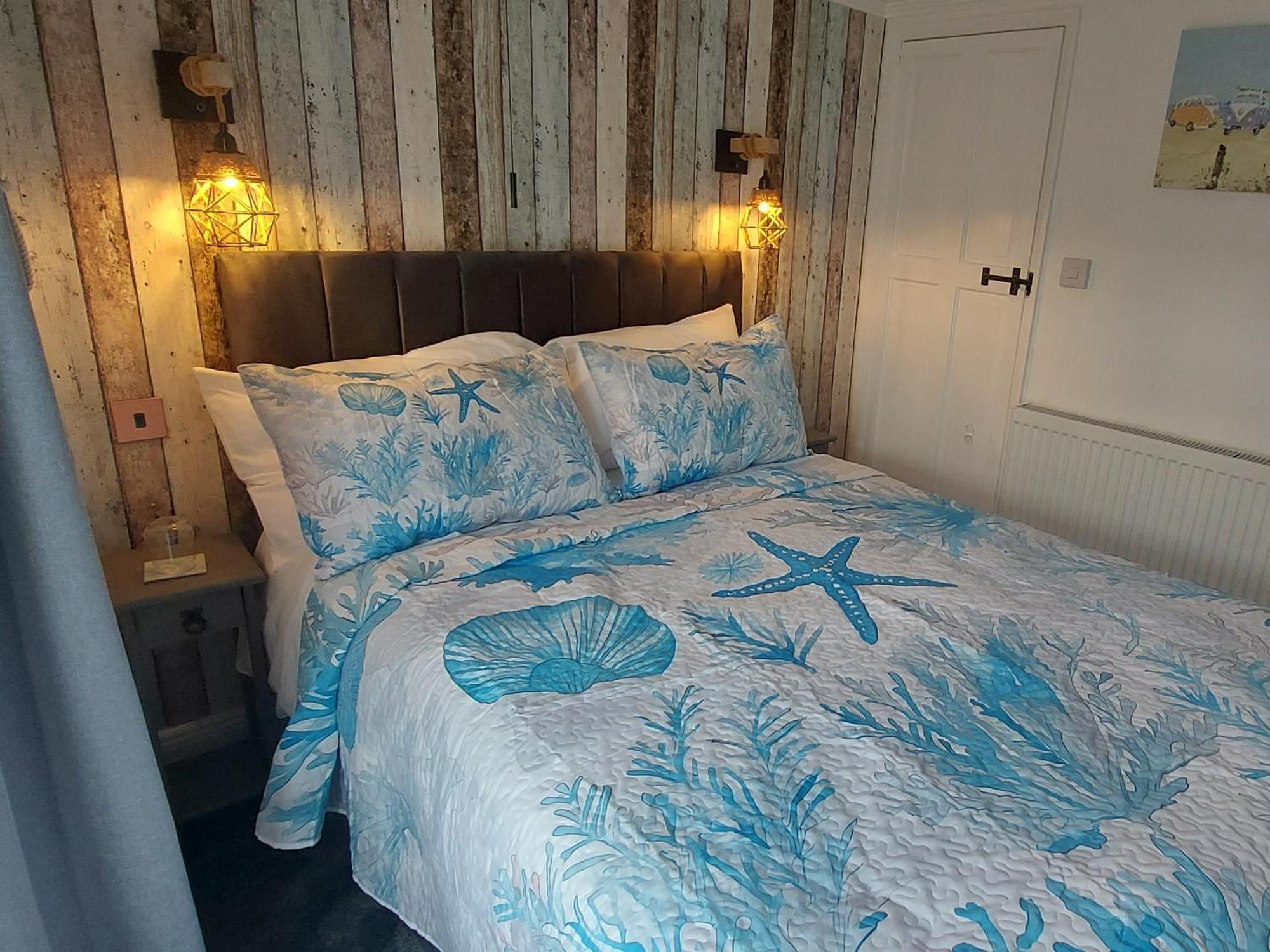 Trentham House Bed & Breakfast Пейнтън Екстериор снимка